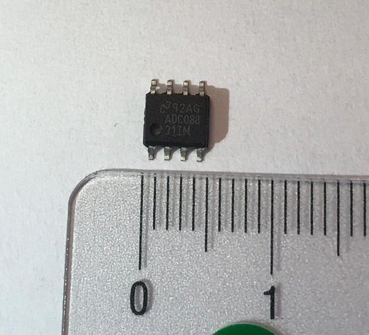 ADC08831IMX 8-Bit Serial I/O CMOS A/D Converters with Multiplexer and Sample/Hold Function