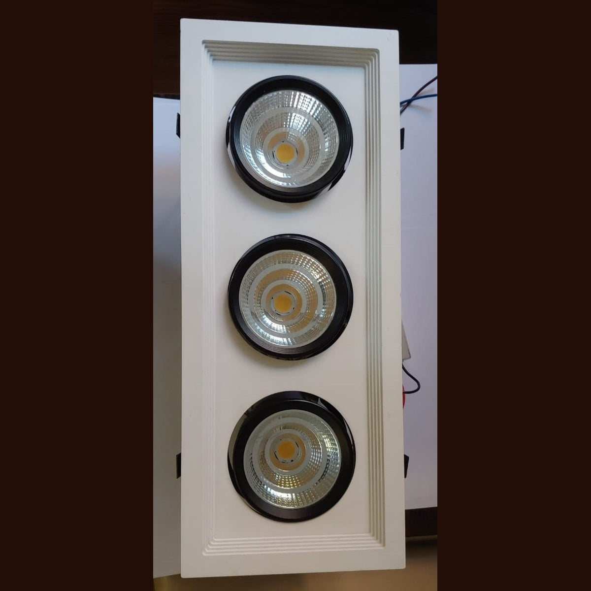 60 Watt 4000K 3'lü Oynar Başlı Downlight